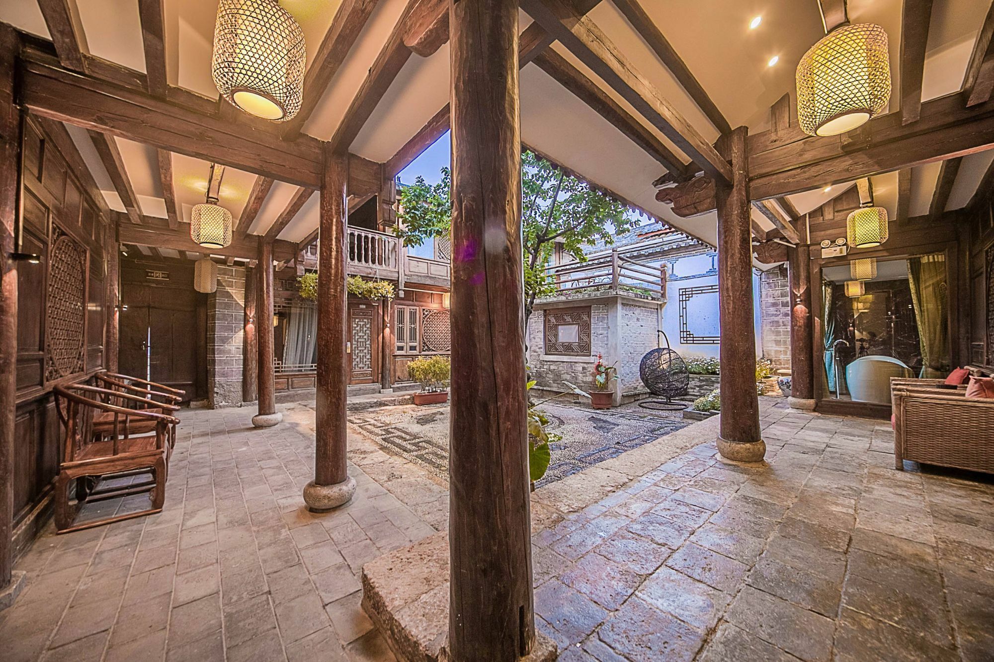 Lijiang Half Moon Bay Inn Exterior photo