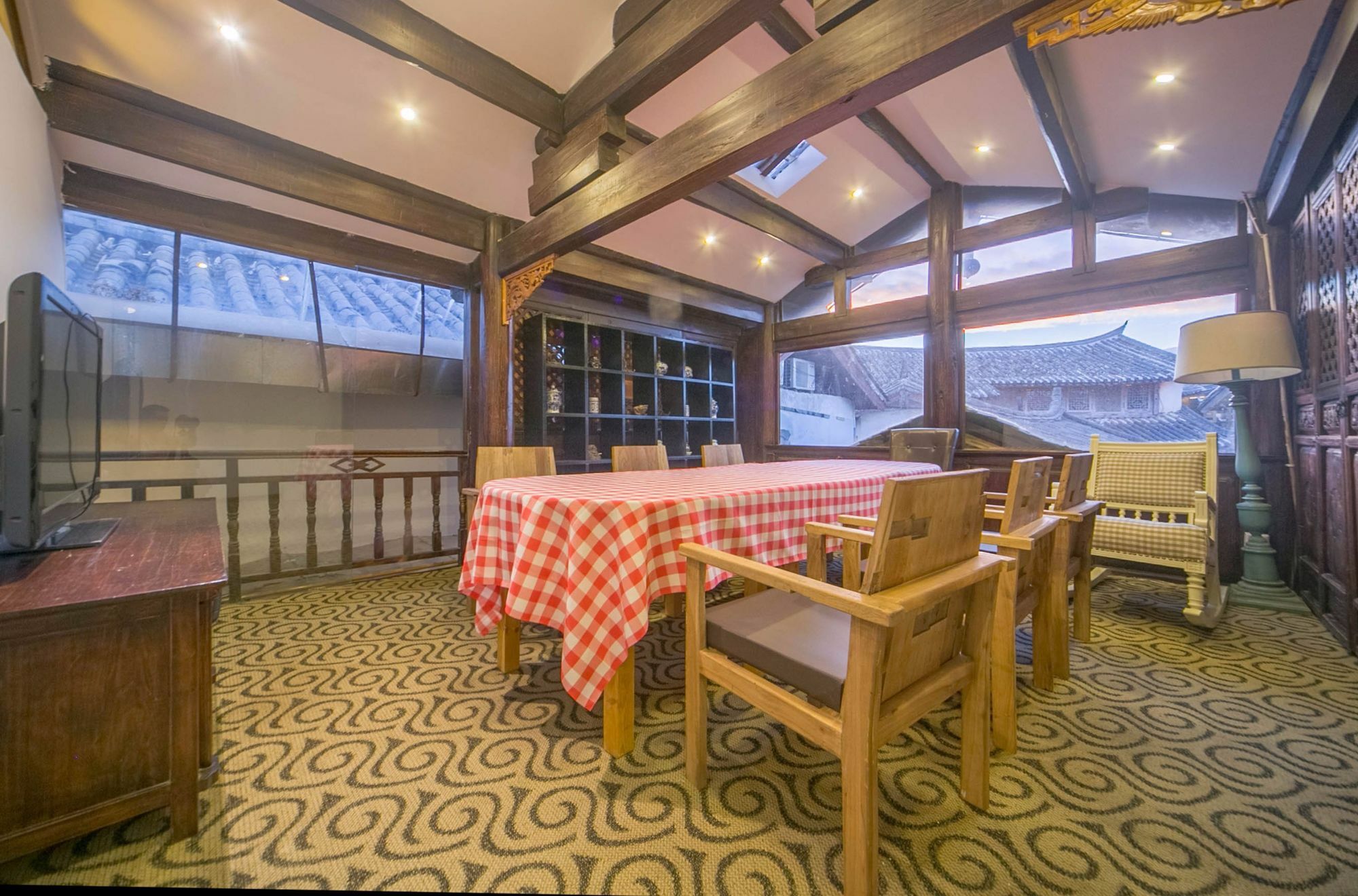 Lijiang Half Moon Bay Inn Exterior photo